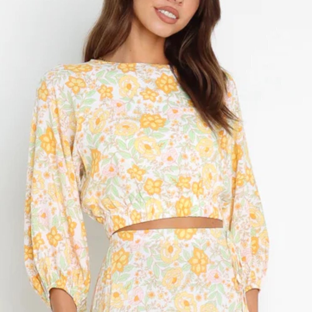 Petal & Pup Rayon Yellow Floral Cropped Top Georgia size 4 NWT